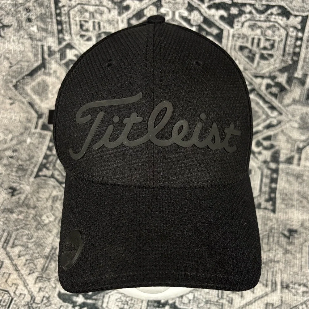 Titleist Golf Performance Hat Ball Marker Magnet Adjustable Black‎ Fuzzy Zoeller